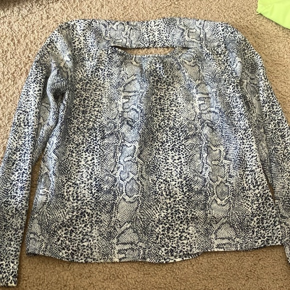 Snake skin patterned Guess blouse - Picture 4 of 4